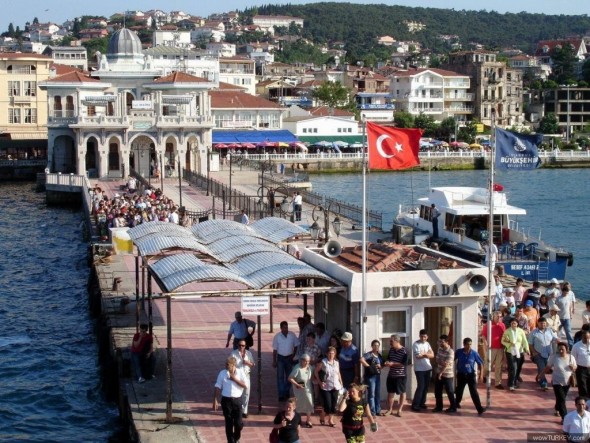 İstanbul'dan Adalar'a Nasıl Gidilir